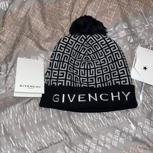 NEW Givenchy wool/ Cashmere beanie size T1